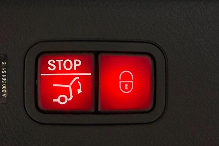 Sort Mercedes EQS53 fra 2023