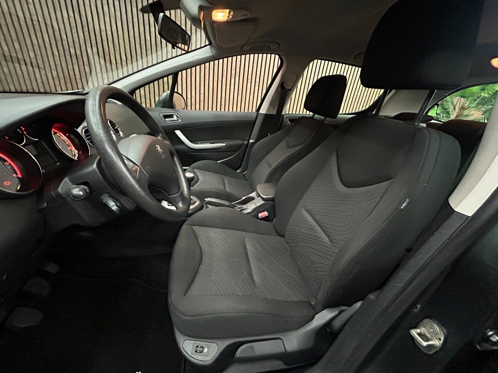 undefined Peugeot 308 fra 2010