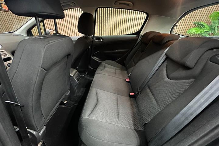 undefined Peugeot 308 fra 2010