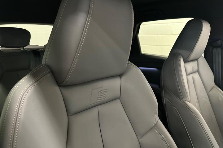 Grøn Audi Q4 e-tron fra 2022