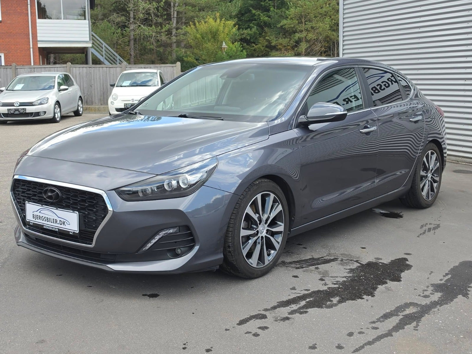 Grå Hyundai i30 fra 2017