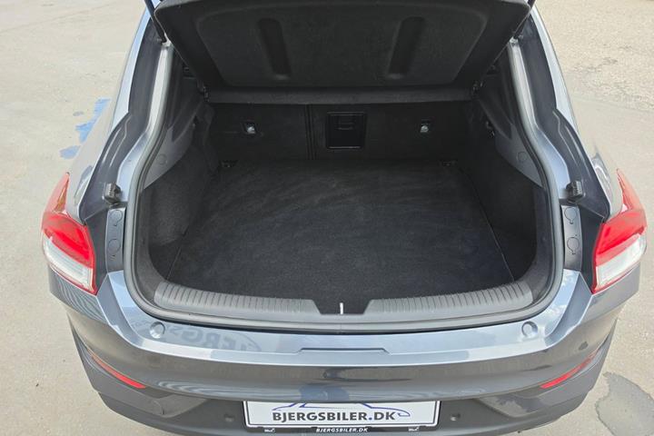 Grå Hyundai i30 fra 2017