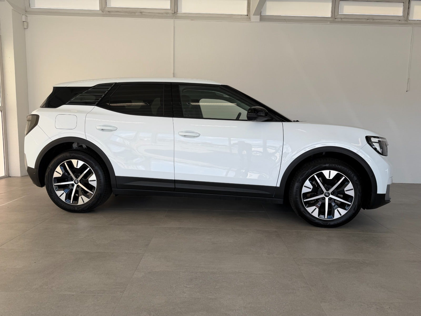 Hvid Ford Explorer fra 2025