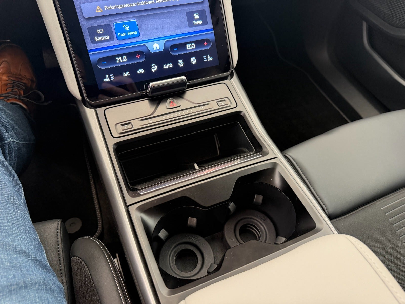 Hvid Ford Explorer fra 2025