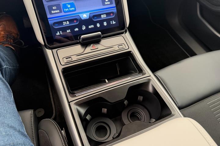 Hvid Ford Explorer fra 2025