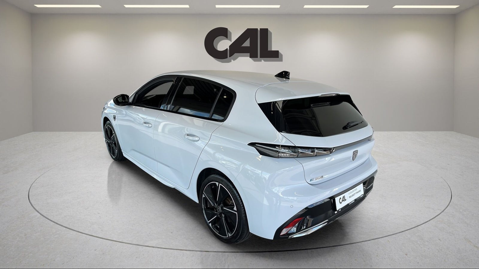 Hvid Peugeot E-308 fra 2023