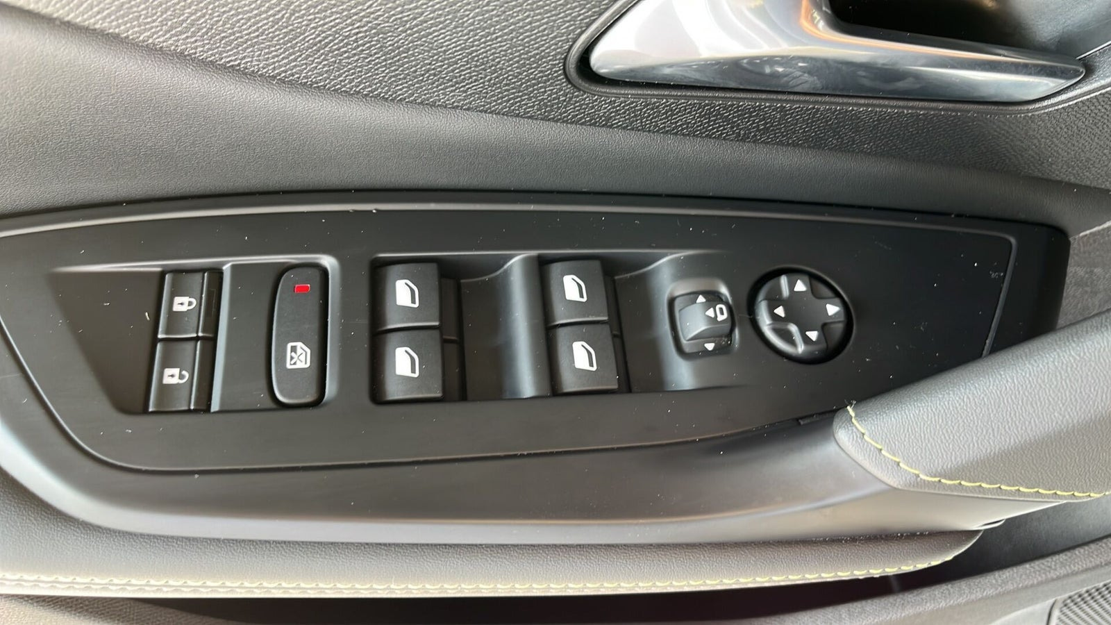 Hvid Peugeot E-308 fra 2023