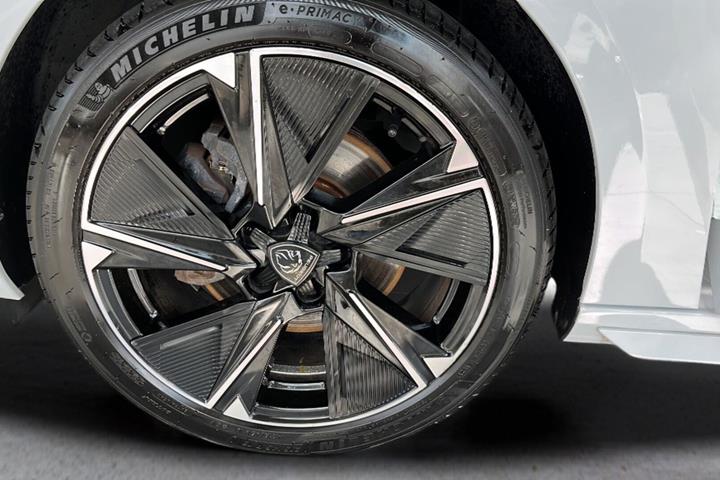 Hvid Peugeot E-308 fra 2023