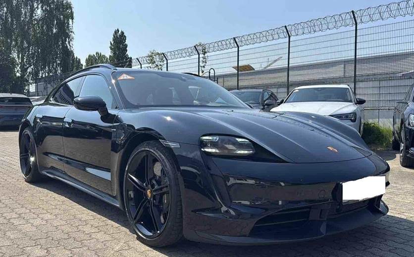Porsche Taycan Turbo S Performance+ Sport Turismo