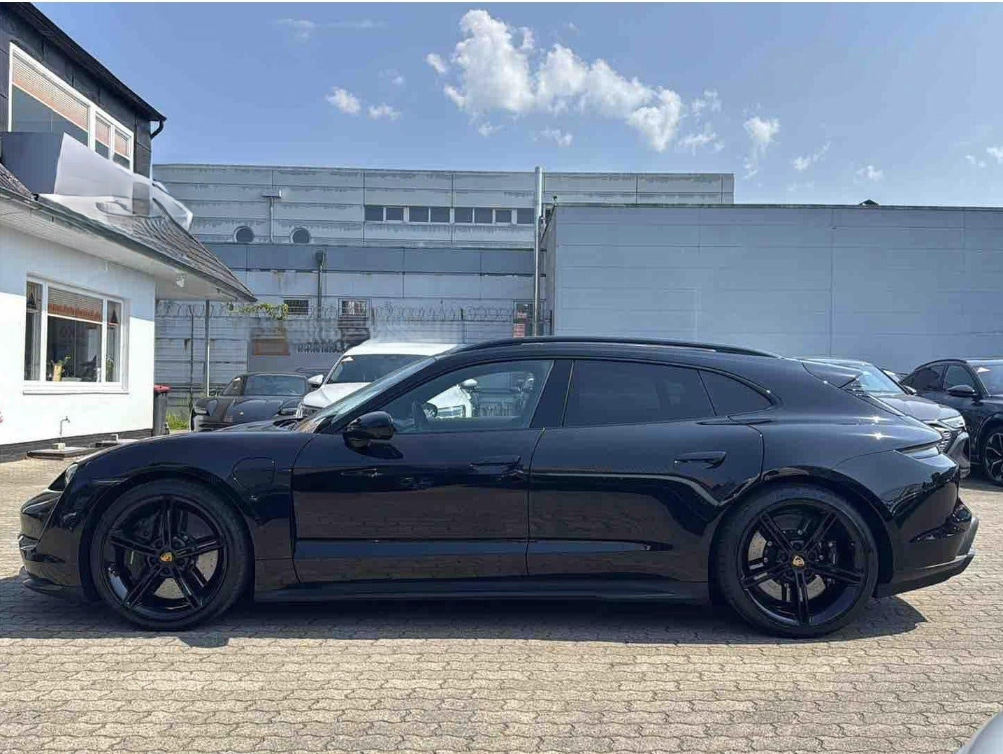 Sort Porsche Taycan Turbo S fra 2023