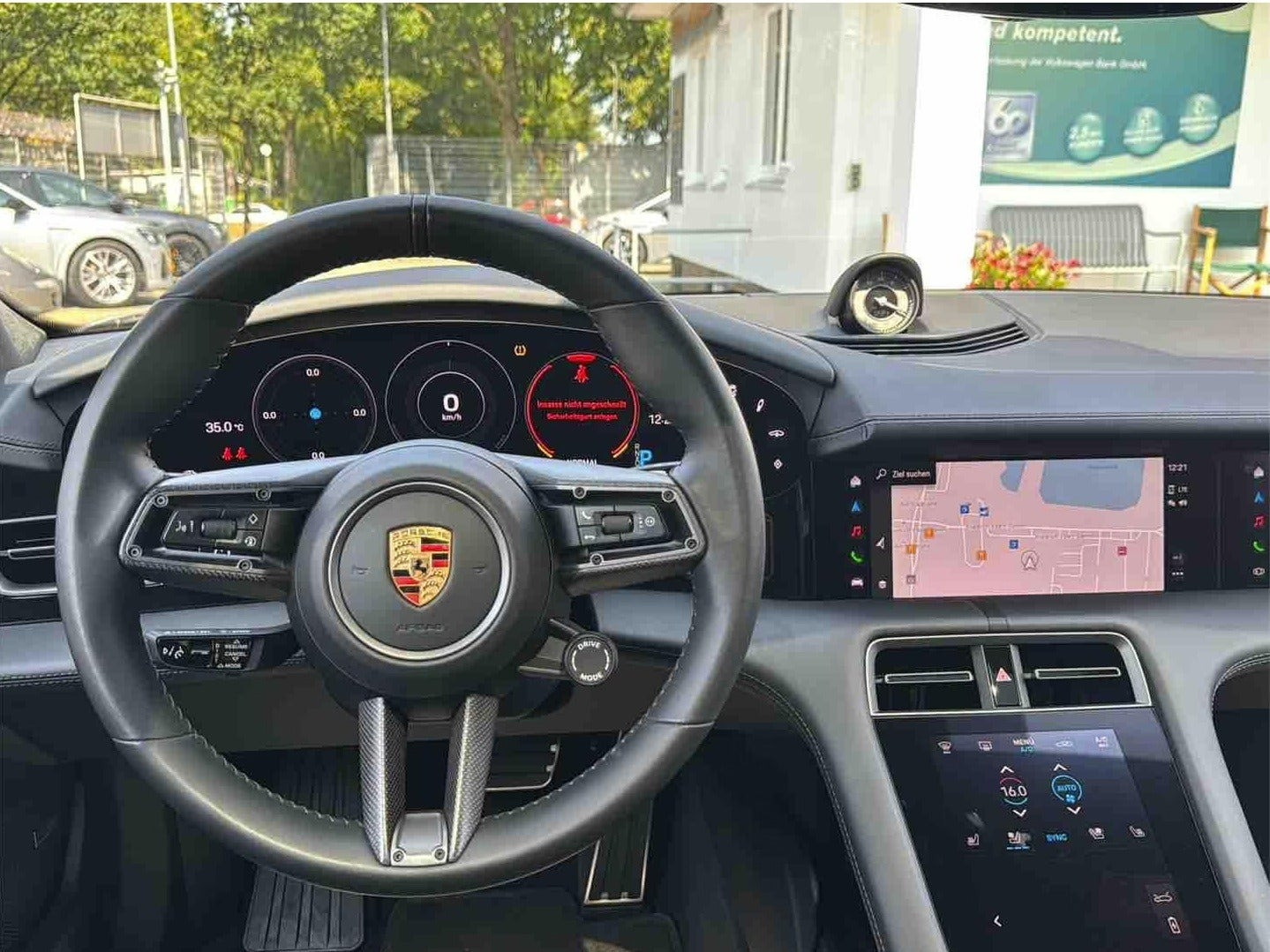 Sort Porsche Taycan Turbo S fra 2023