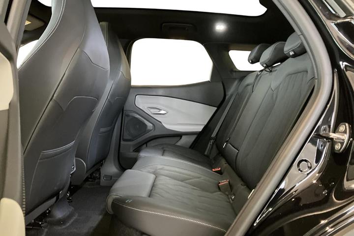Sort Ford Explorer fra 2025