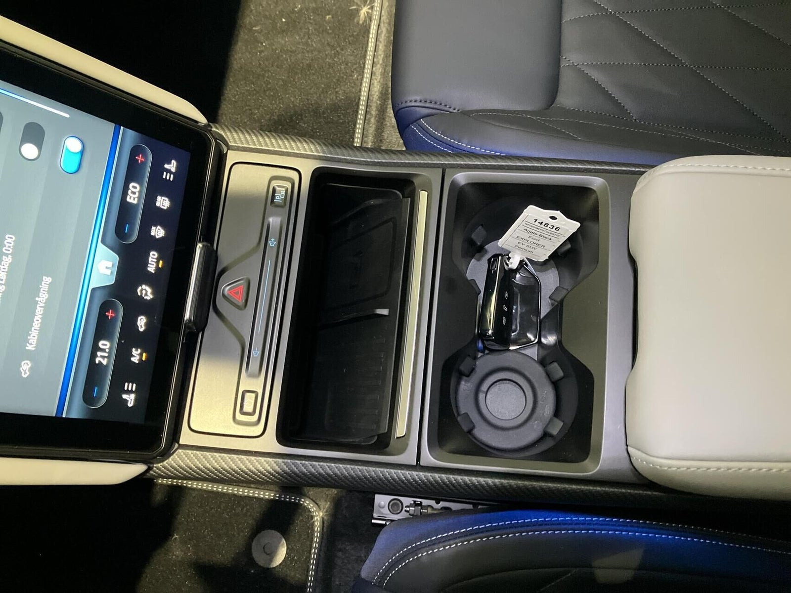 Sort Ford Explorer fra 2025