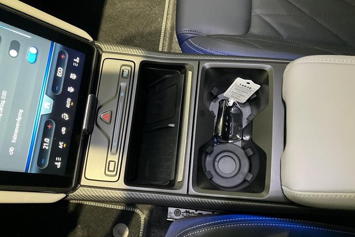 Sort Ford Explorer fra 2025