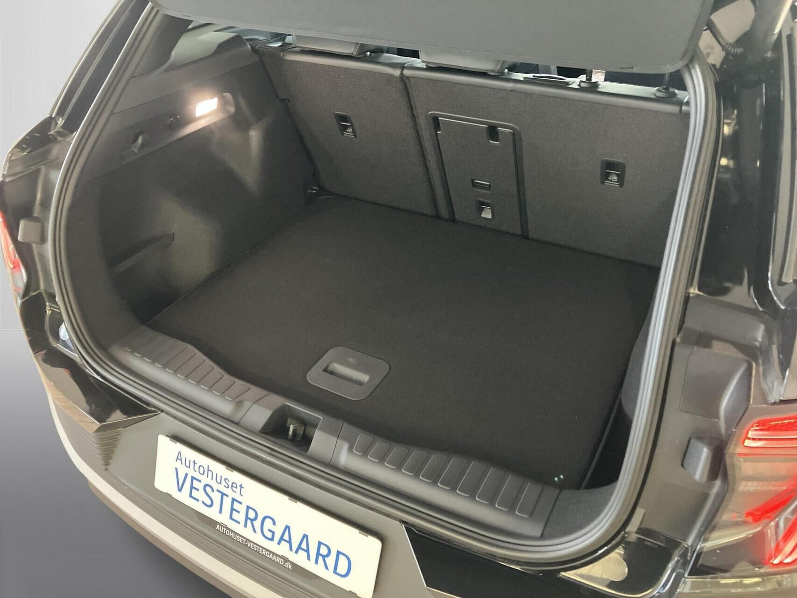 Sort Ford Explorer fra 2025