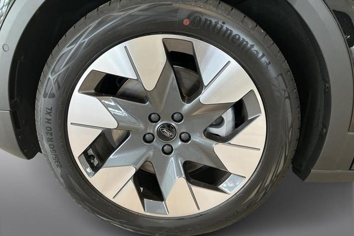 Sort Ford Explorer fra 2025