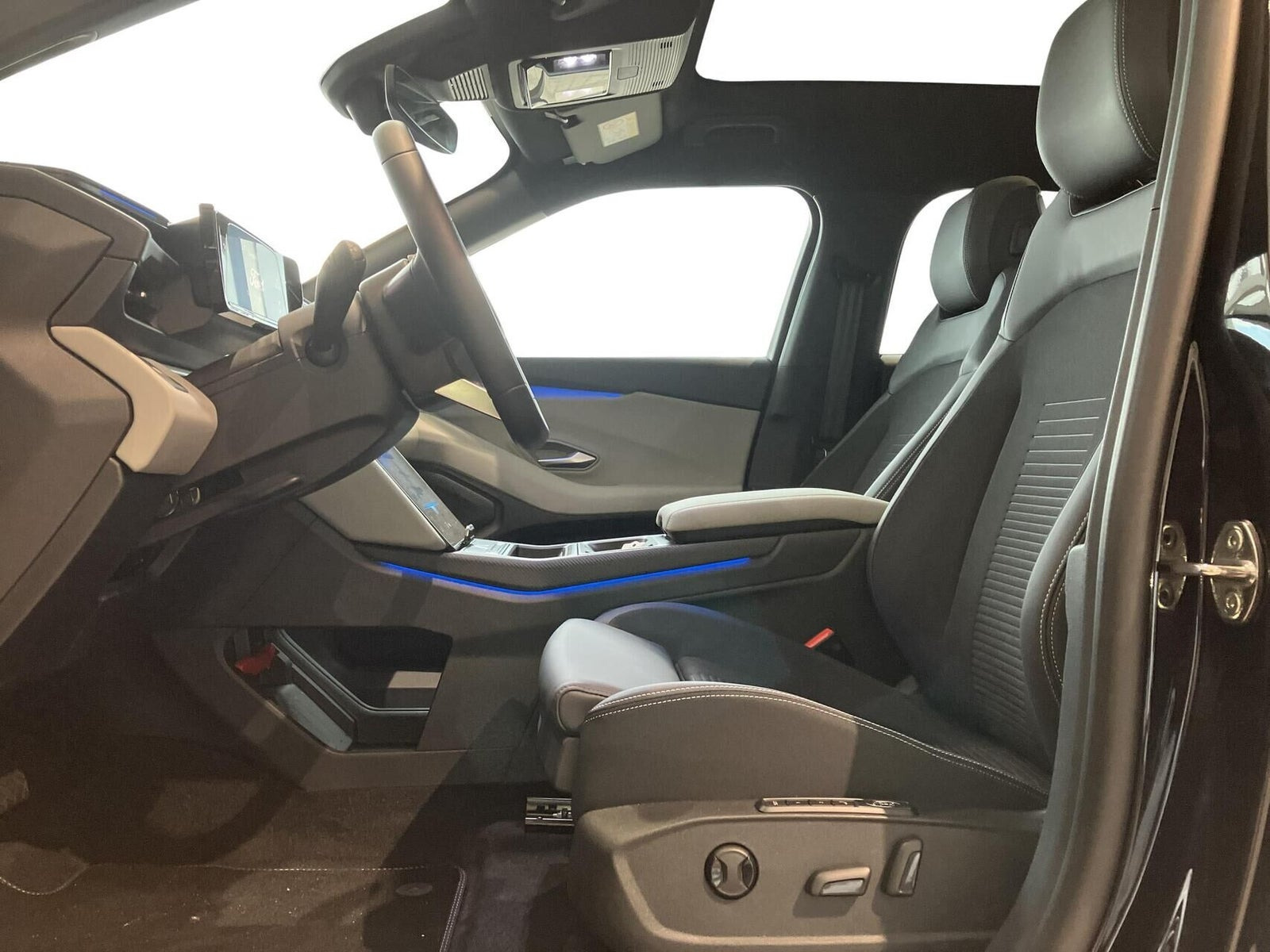 Sort Ford Explorer fra 2025