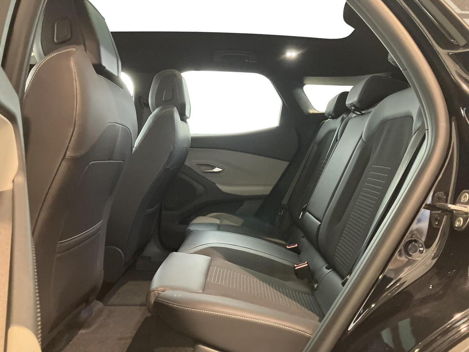Sort Ford Explorer fra 2025
