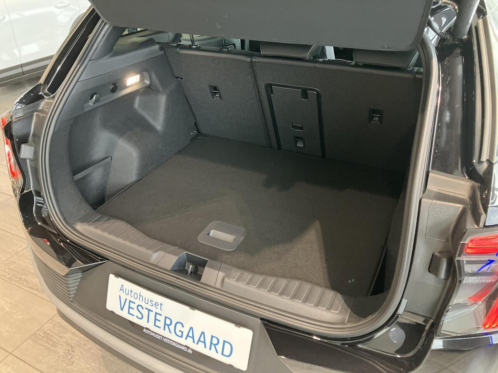 Sort Ford Explorer fra 2025