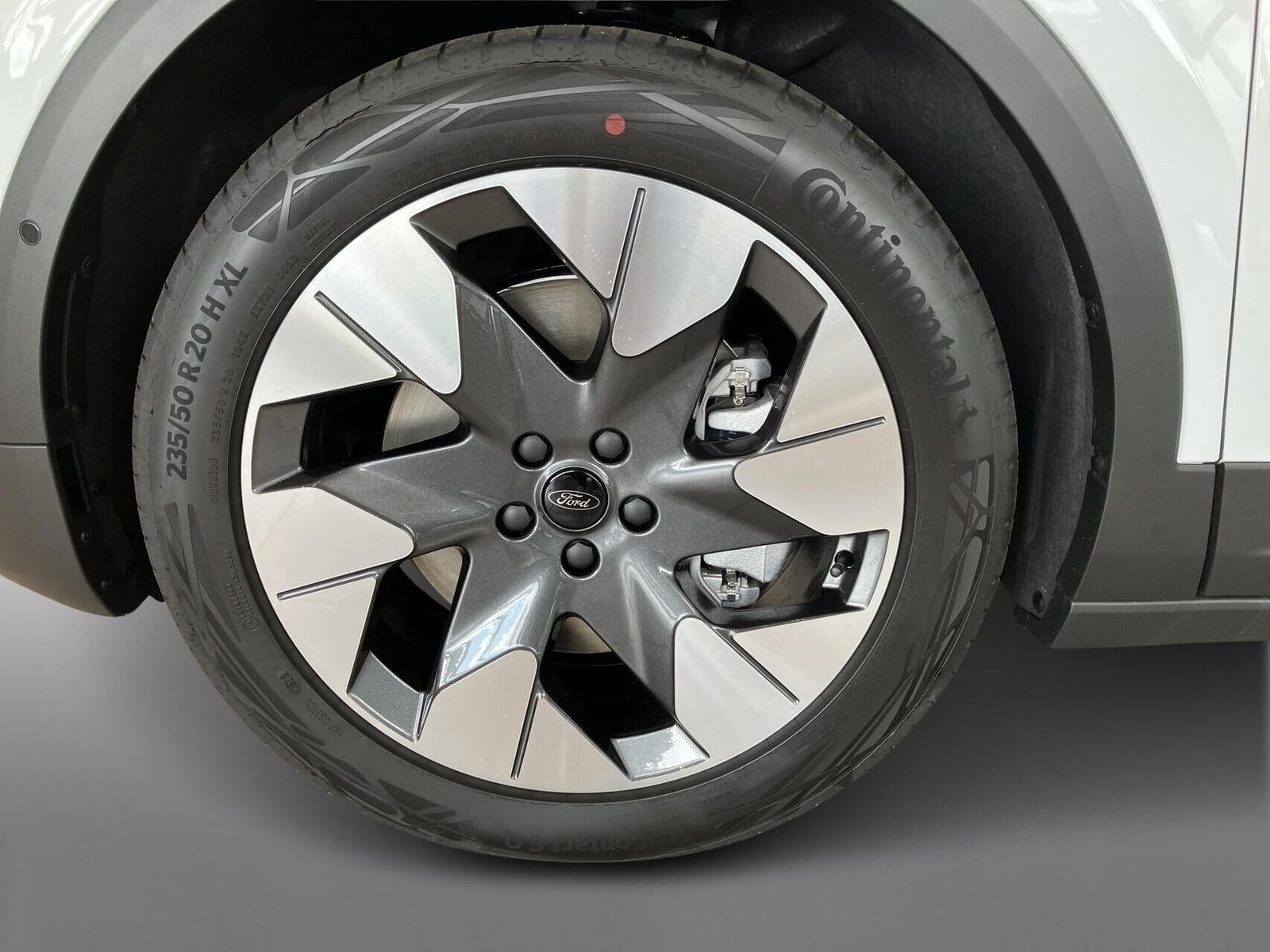 Hvid Ford Explorer fra 2025