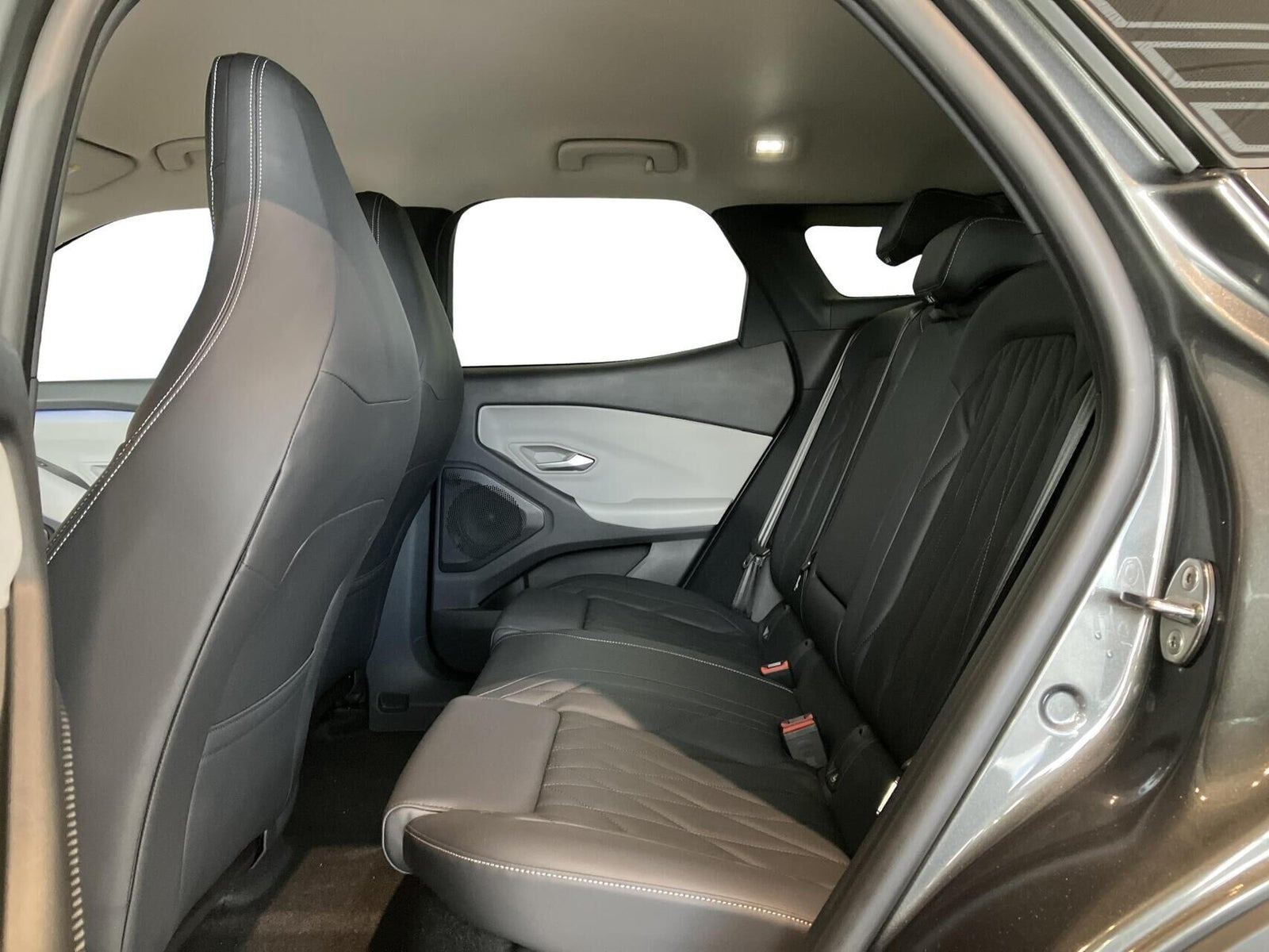 Grå Ford Explorer fra 2025