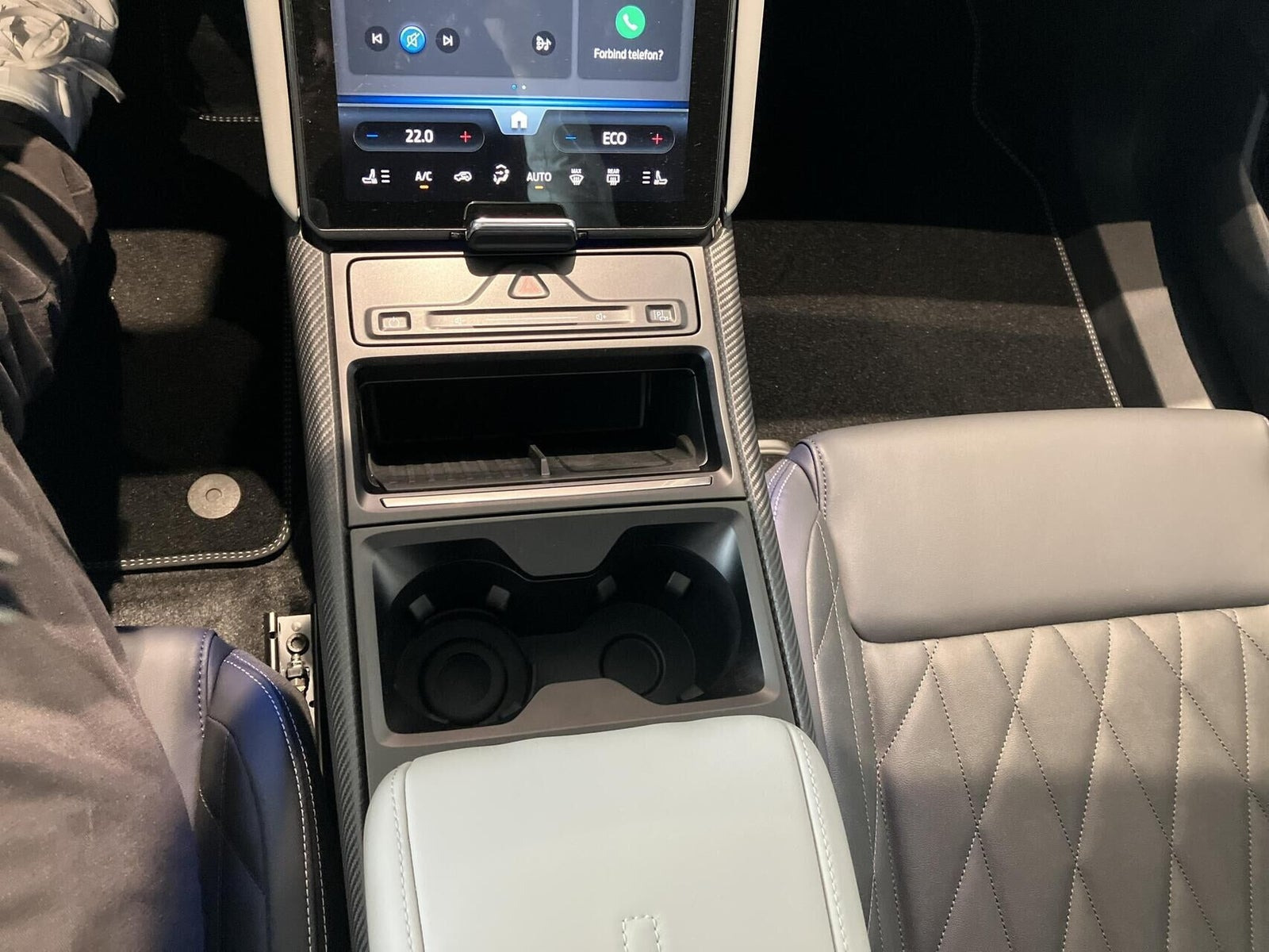 Grå Ford Explorer fra 2025
