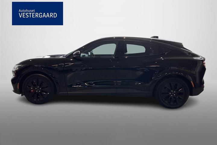 Sort Ford Mustang Mach-E fra 2026