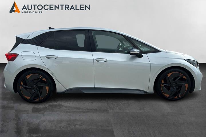 Sølv Cupra Born fra 2022