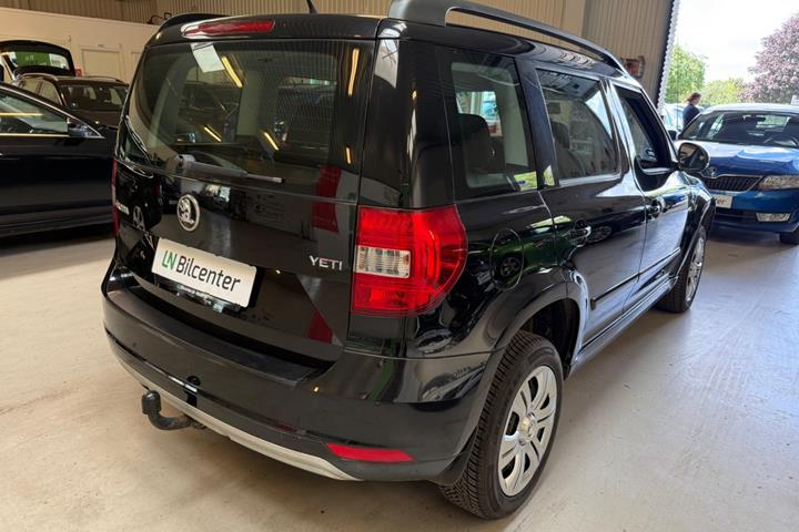 Sort Skoda Yeti fra 2016