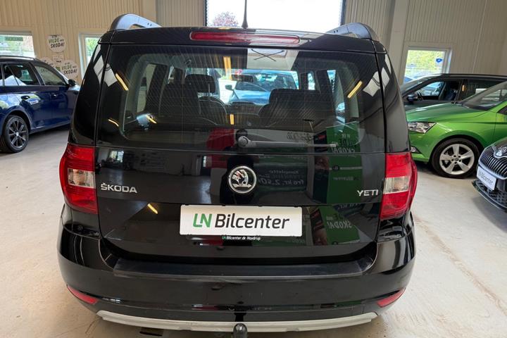 Sort Skoda Yeti fra 2016