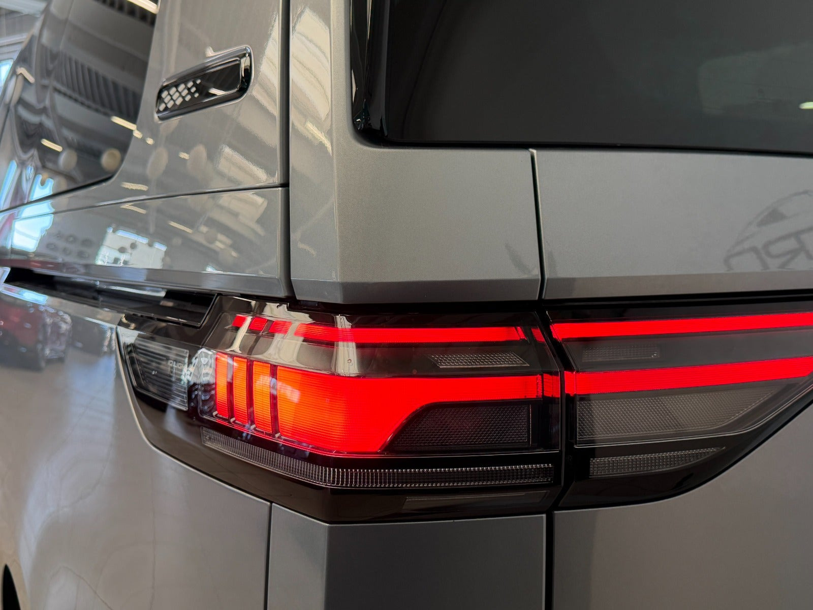 Grå VW ID.Buzz fra 2026