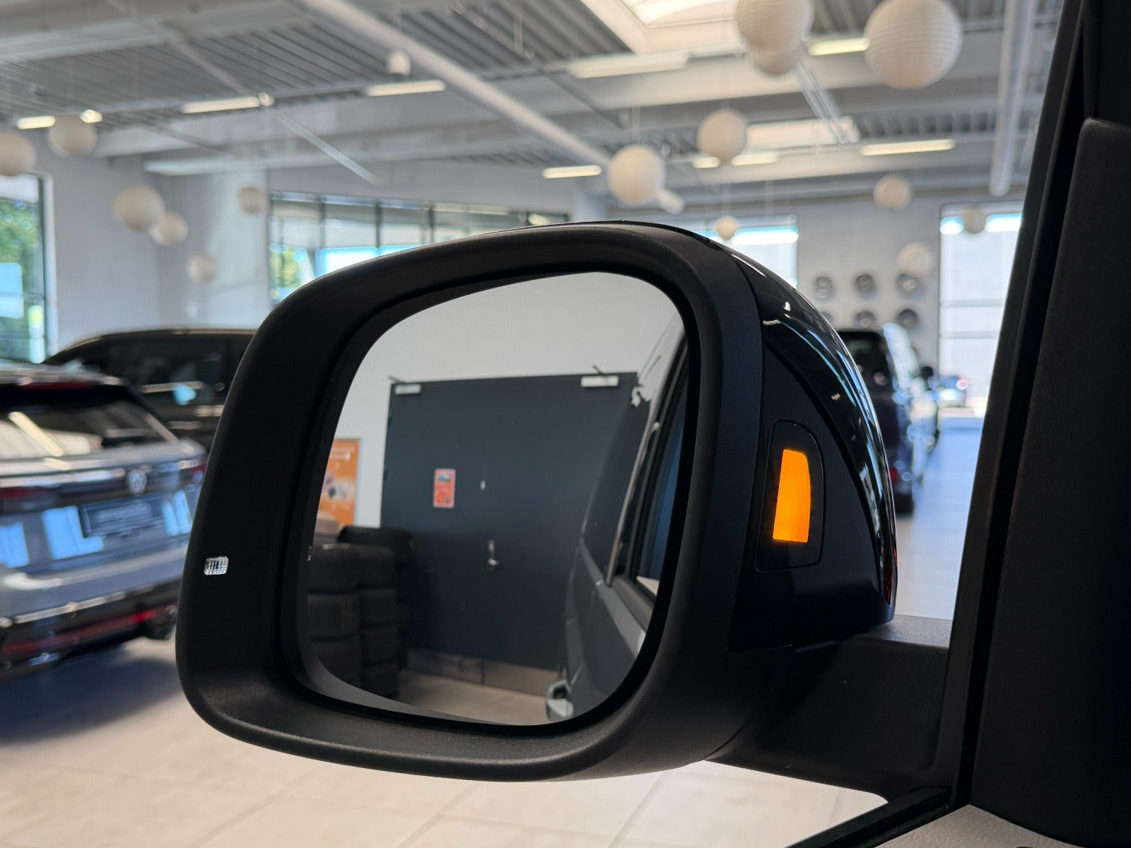 Grå VW ID.Buzz fra 2026
