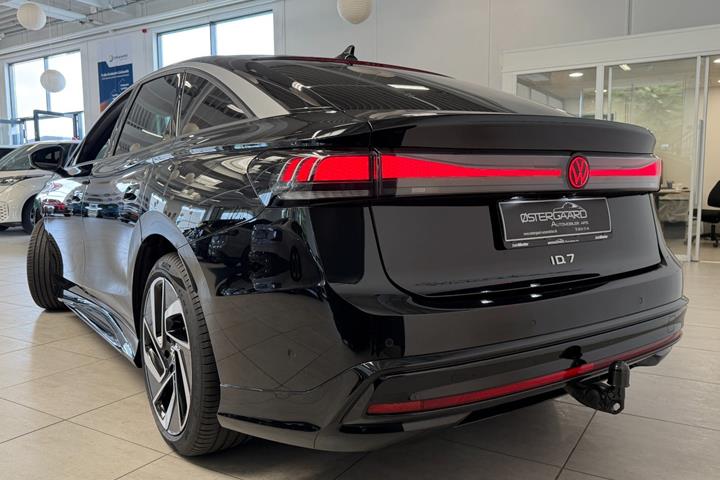 Sort VW ID.7 fra 2025