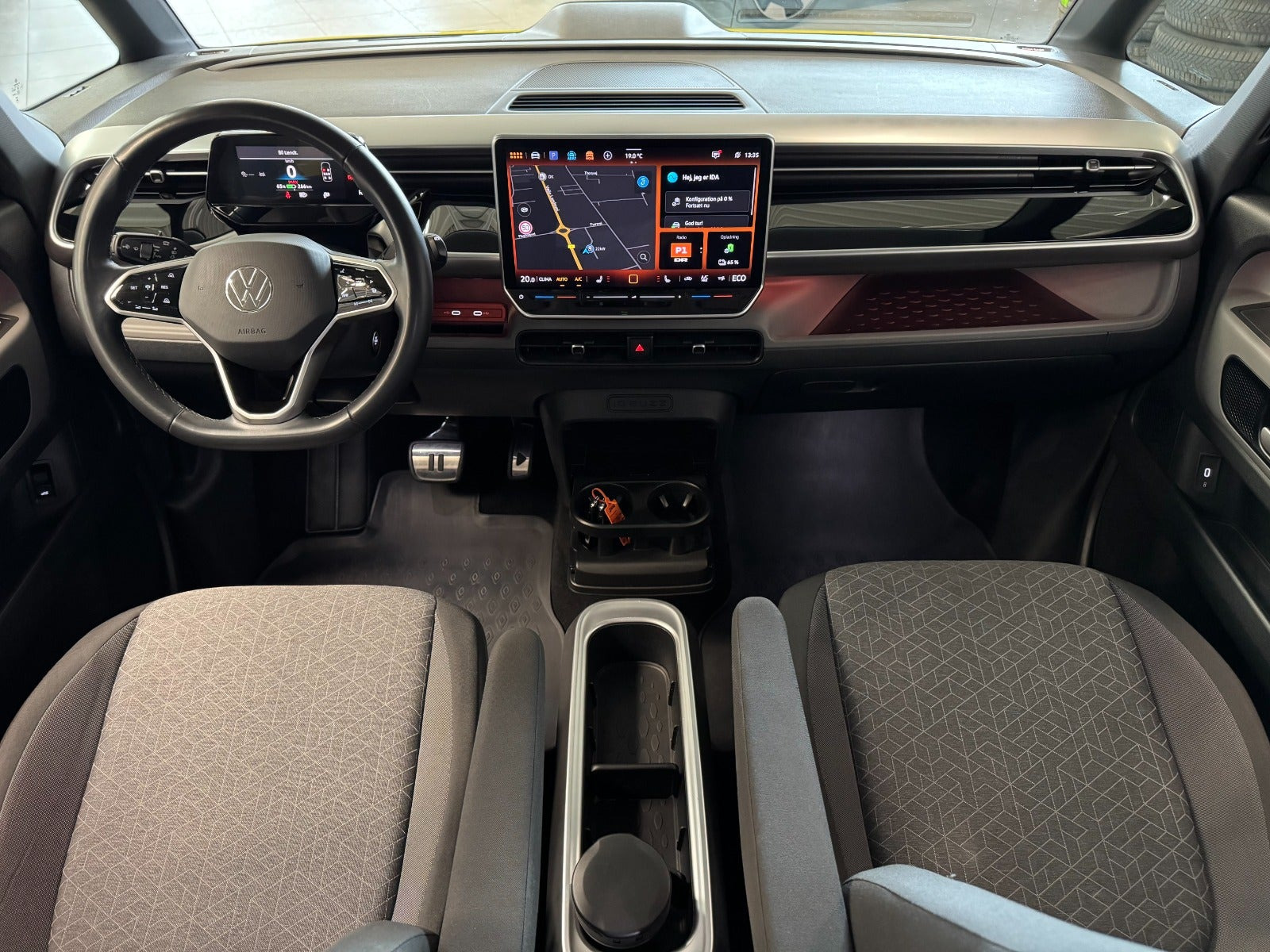 Gul VW ID.Buzz fra 2025