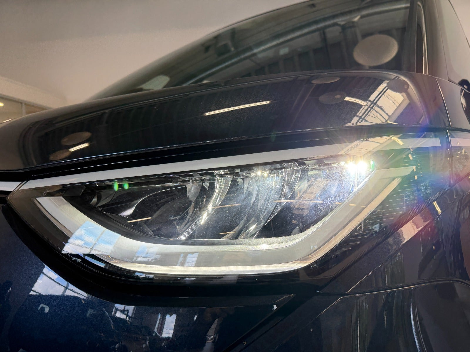 Blå VW ID.Buzz fra 2025