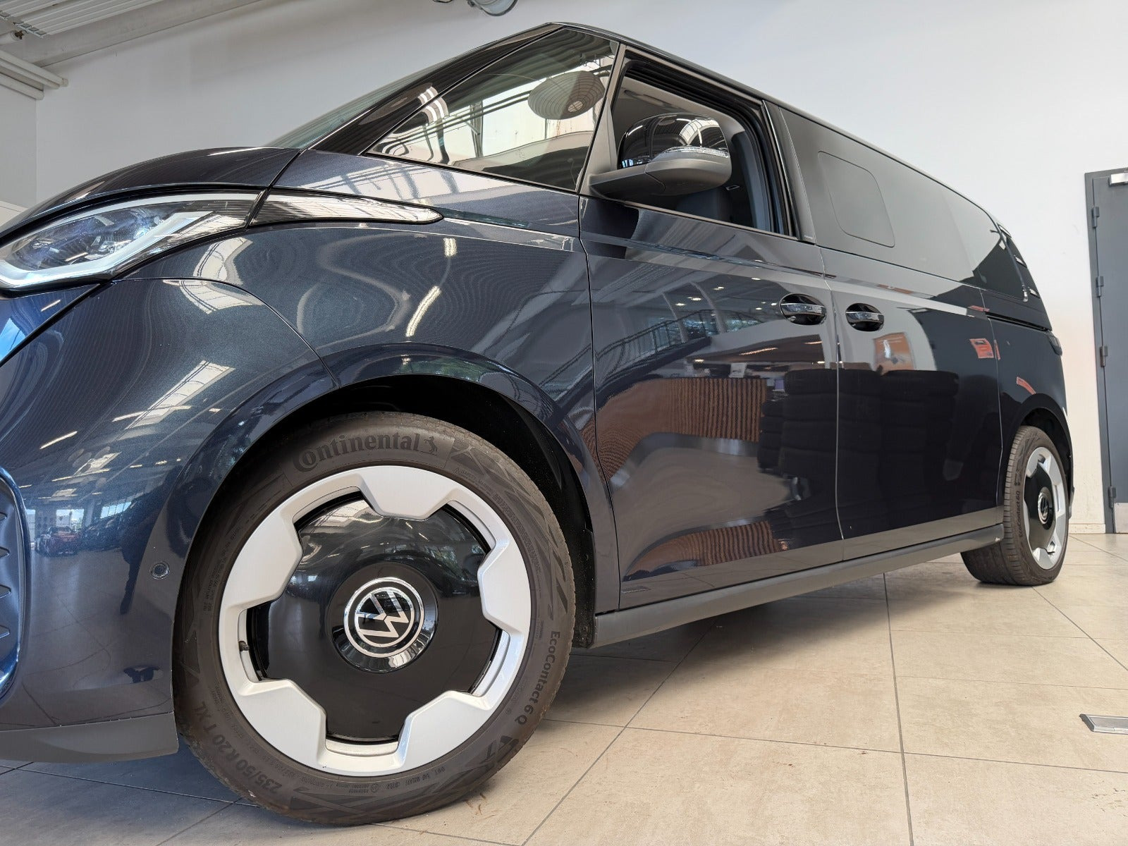 Blå VW ID.Buzz fra 2025