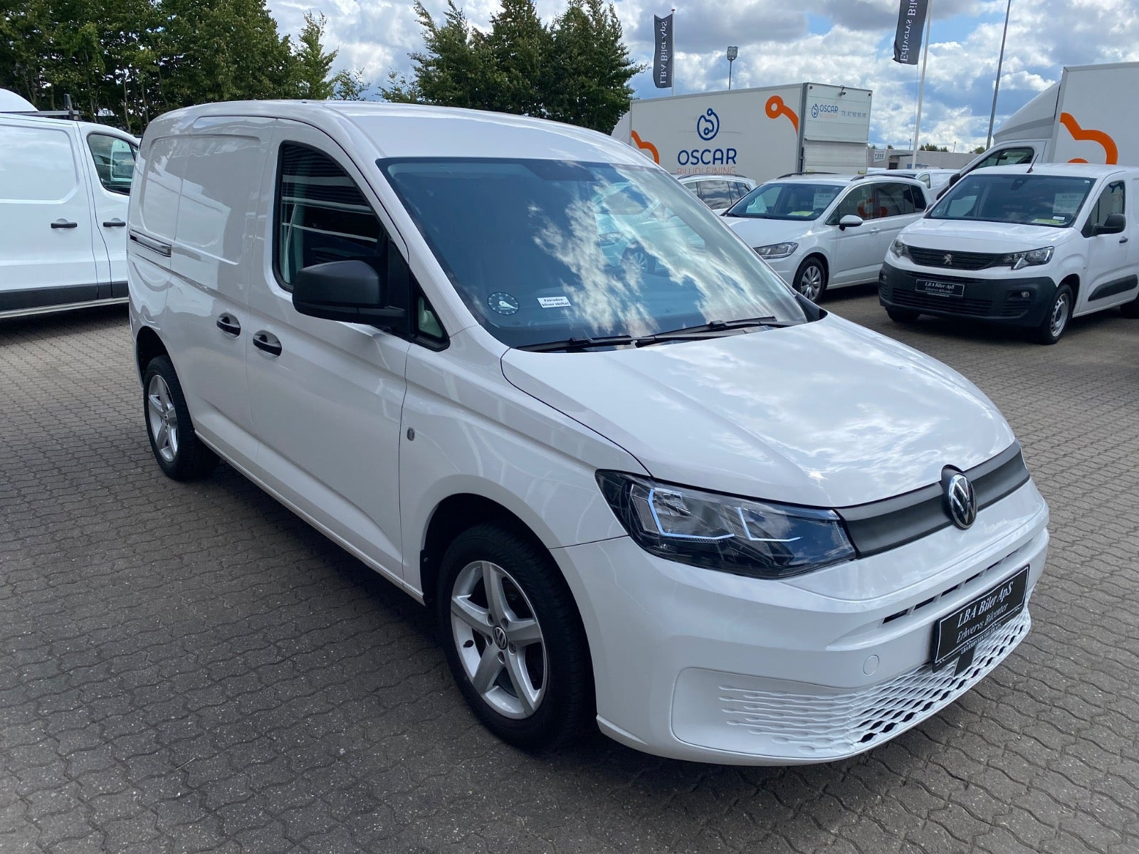 Hvid VW Caddy fra 2021