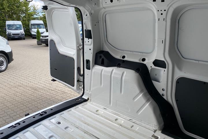 Hvid VW Caddy fra 2021