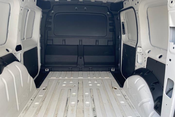 Hvid VW Caddy fra 2021