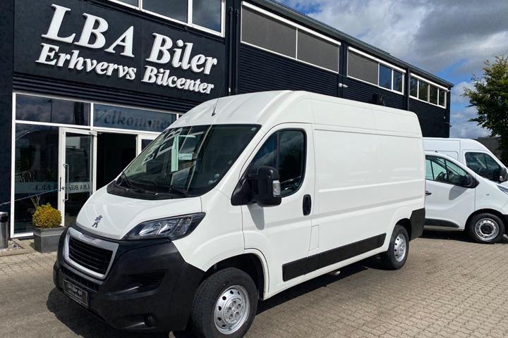 Hvid Peugeot Boxer 330 fra 2019