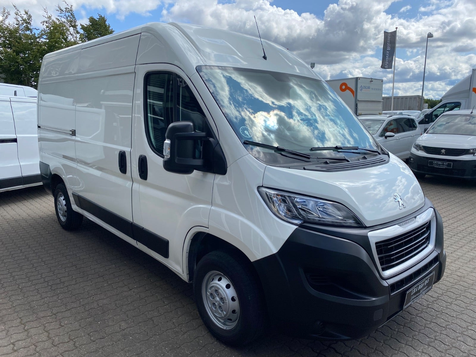 Hvid Peugeot Boxer 330 fra 2019