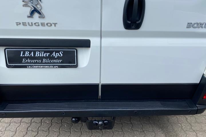 Hvid Peugeot Boxer 330 fra 2019