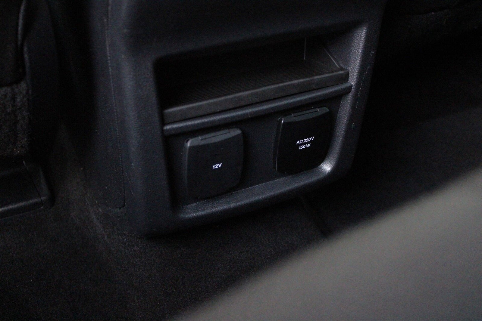 Blå Ford S-MAX fra 2022