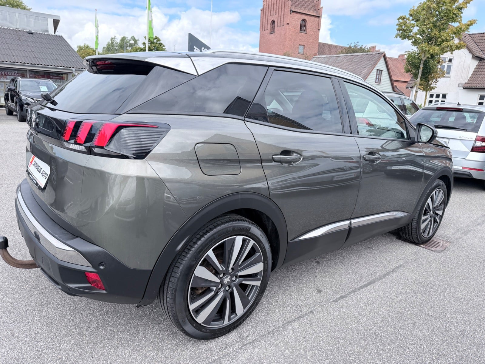 Grøn Peugeot 3008 fra 2020
