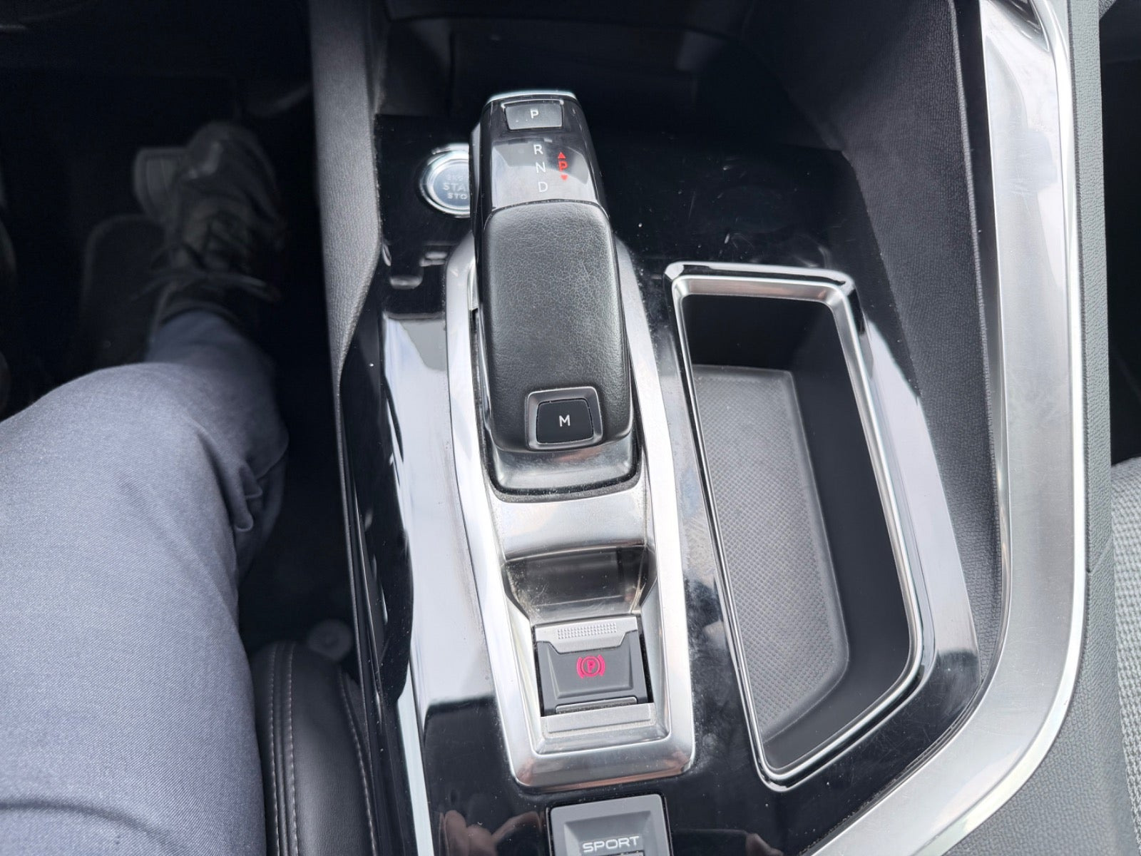 Grøn Peugeot 3008 fra 2020