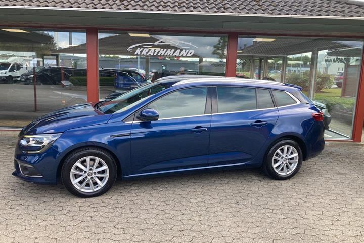 Blå Renault Megane IV fra 2018