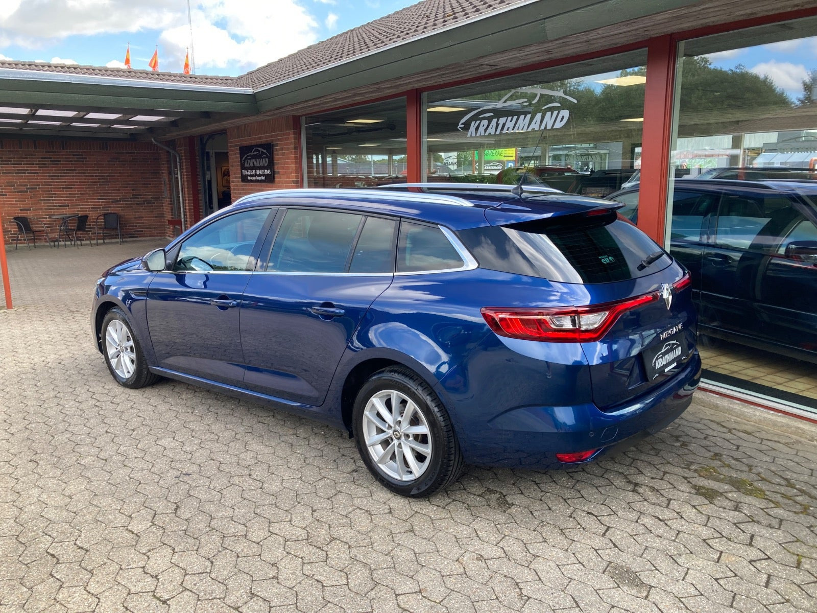 Blå Renault Megane IV fra 2018