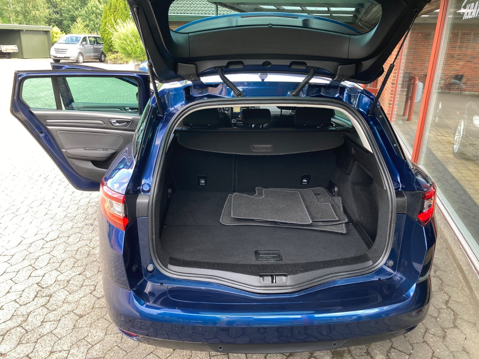 Blå Renault Megane IV fra 2018