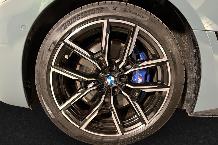 Grøn BMW i4 fra 2026