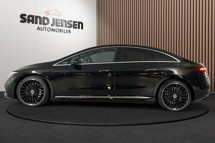 Sort Mercedes EQE350 fra 2024